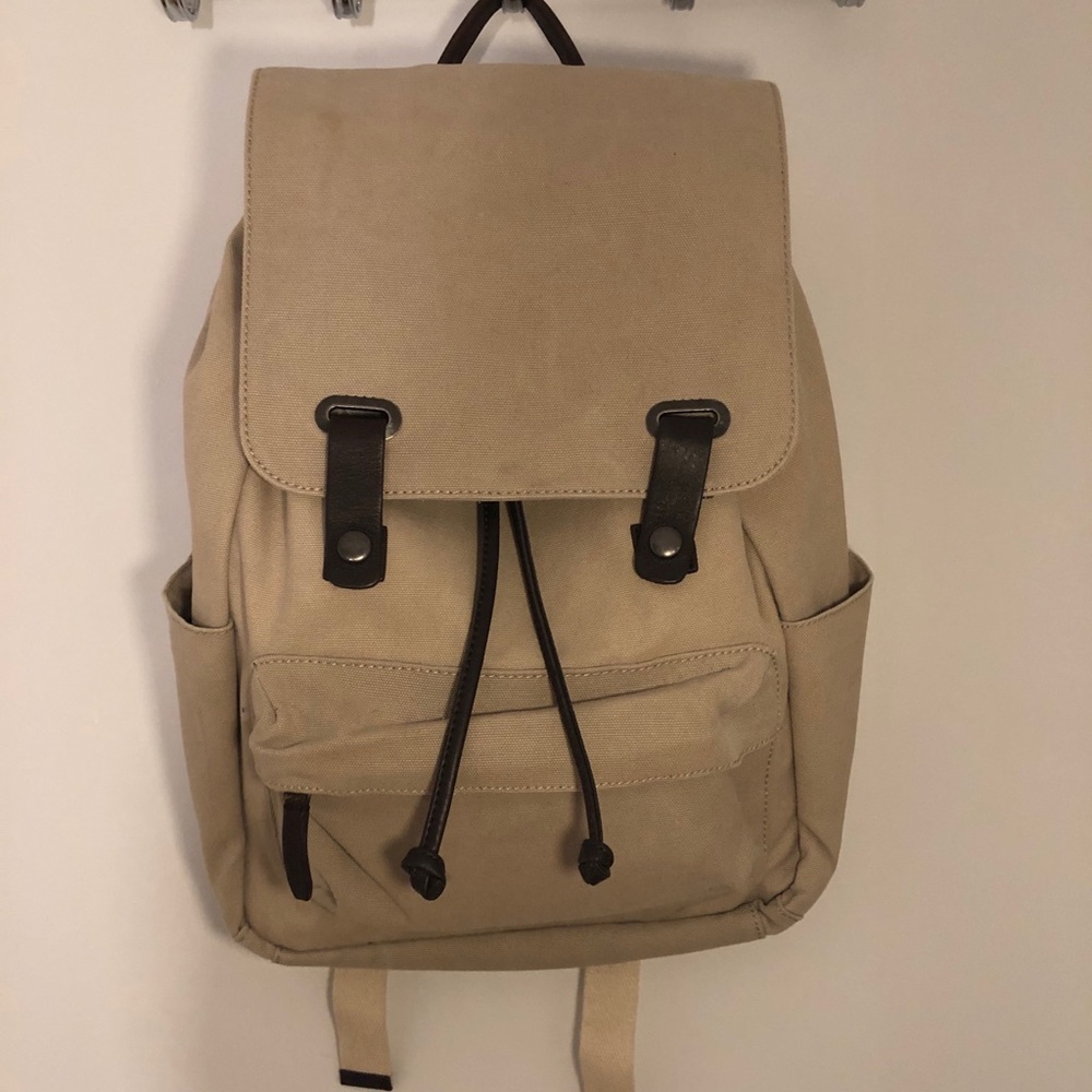 Everlane backpack in beige / cream